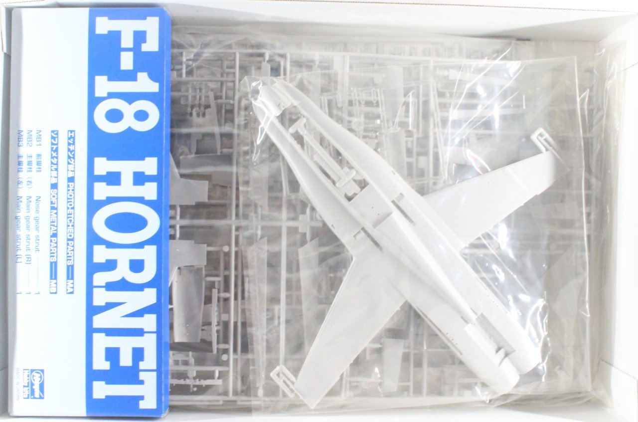 Amazon | 1/48 F/A-18C ホーネット '1995-1997 チッピー ホー